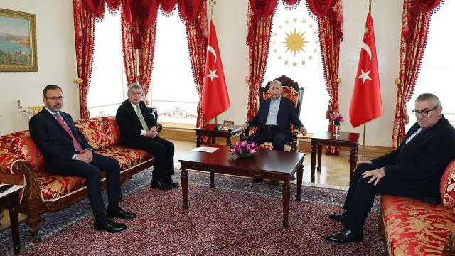Cumhurbaşkanı Erdoğan Uluslararası Olimpiyat Komitesi Başkanı Bach'ı kabul etti