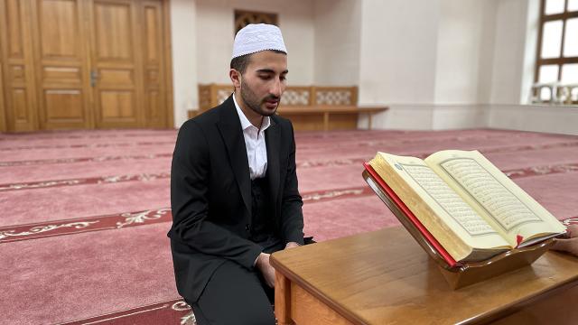 Genç kursiyer 66 günde hafız oldu