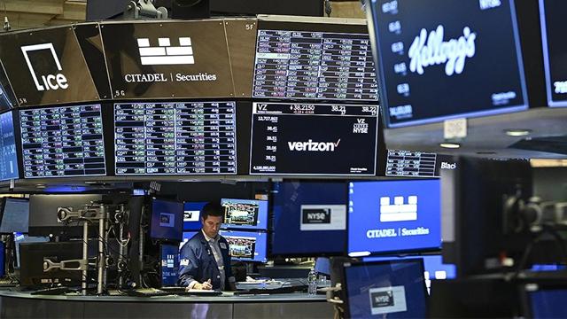 Piyasalar haftaya dalgalı seyirle başladı