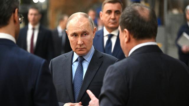 Putin: Rusya'nın üretimindeki en büyük düşüş otomotiv sektöründe yaşandı