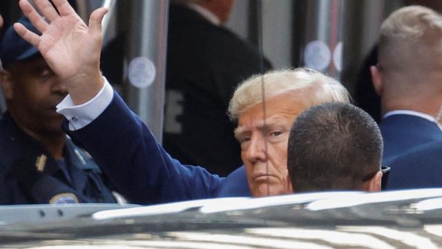 Trump, hakkındaki suçlamalar sebebiyle hakim karşısına çıkıyor