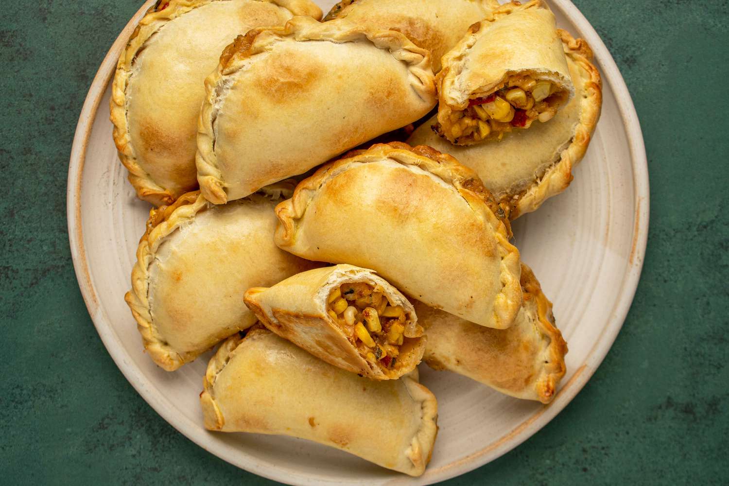Empanada nedir, Empanada nasıl yapılır? Empanada tarifi! Masterchef Empanada nasıl yapılır? Empanada için gerekli malzemeler nelerdir? Empanada hangi ülkenin yemeği?